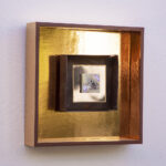 "Espressione" acrilico, spray, foglia oro e pvc su legno e ferro 32x32x7cm 2022